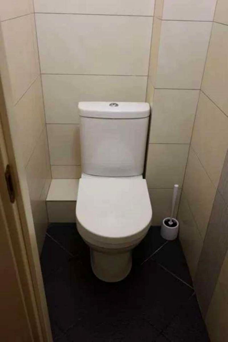 1863808012123003