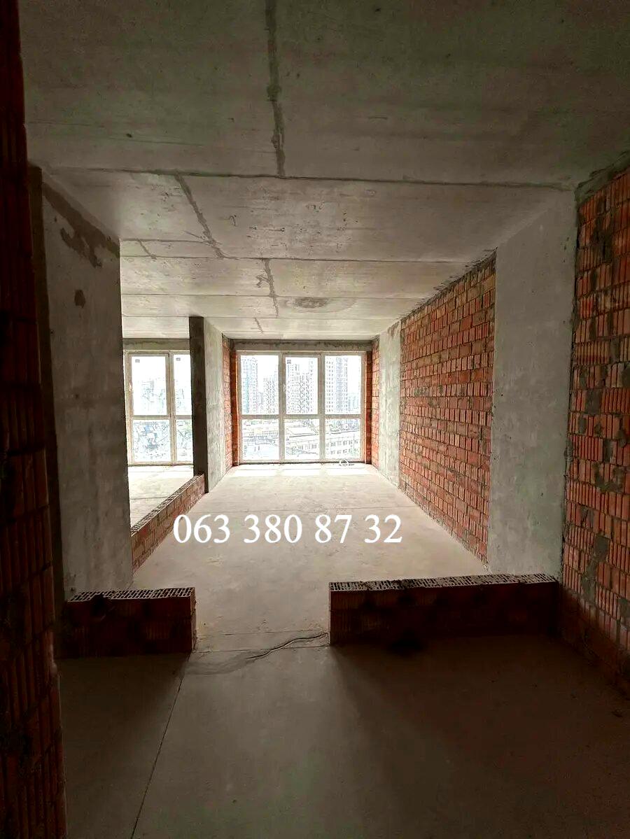 1863810874460937