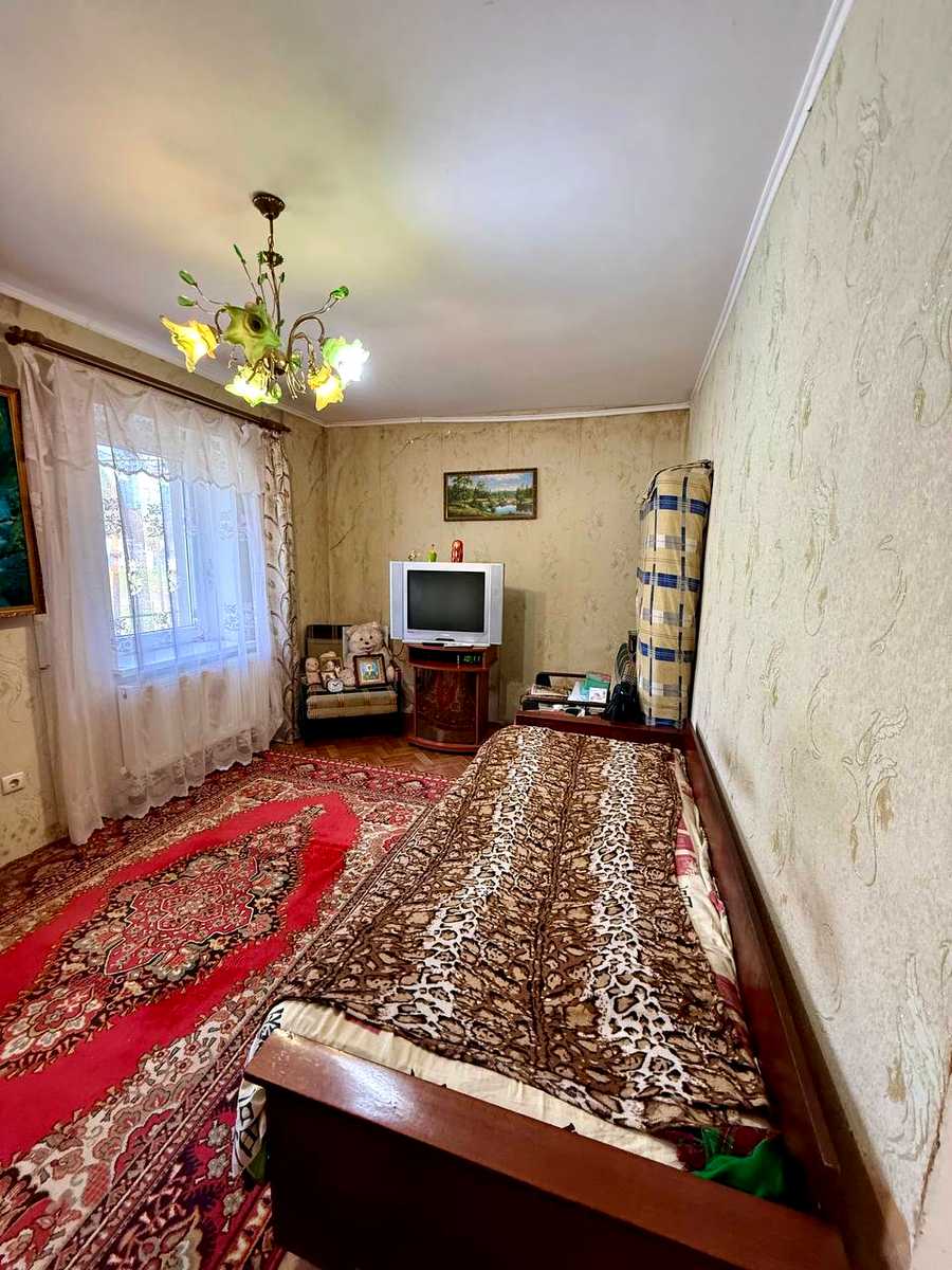 1863813287542872