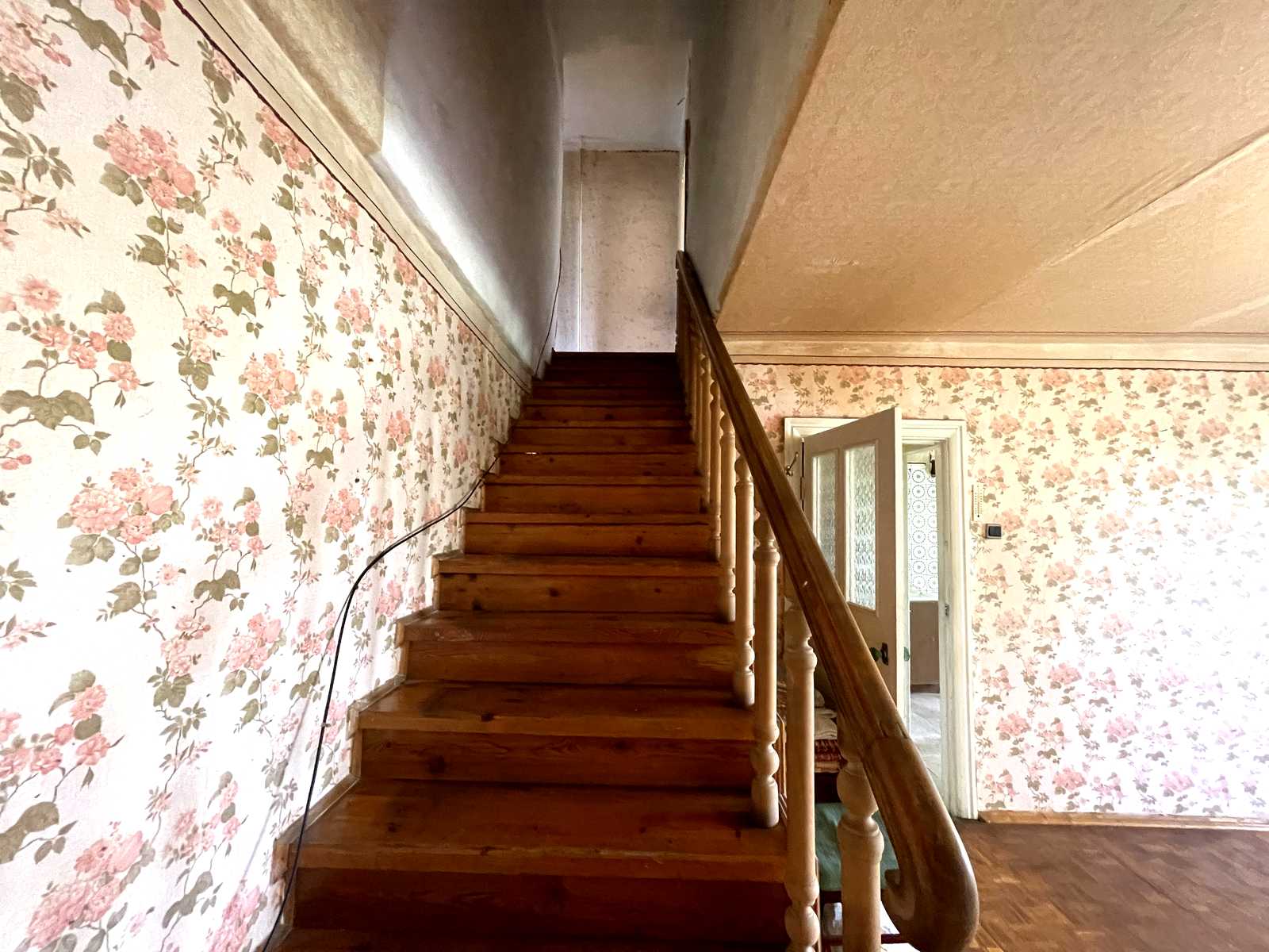 1863814868142674