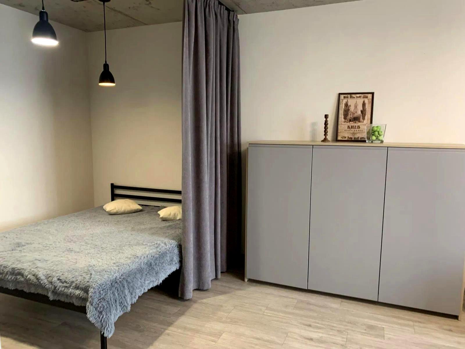 1863818714580608