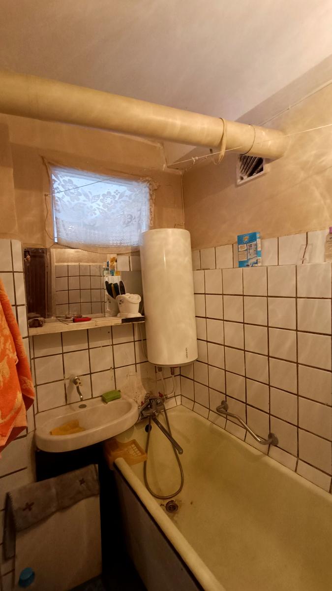 1863824565984721