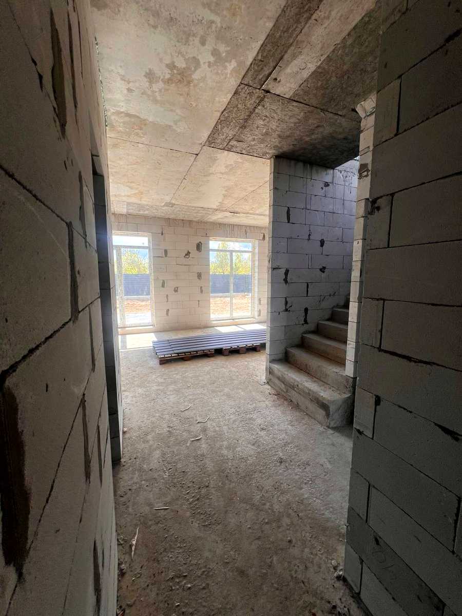 1863839275251570