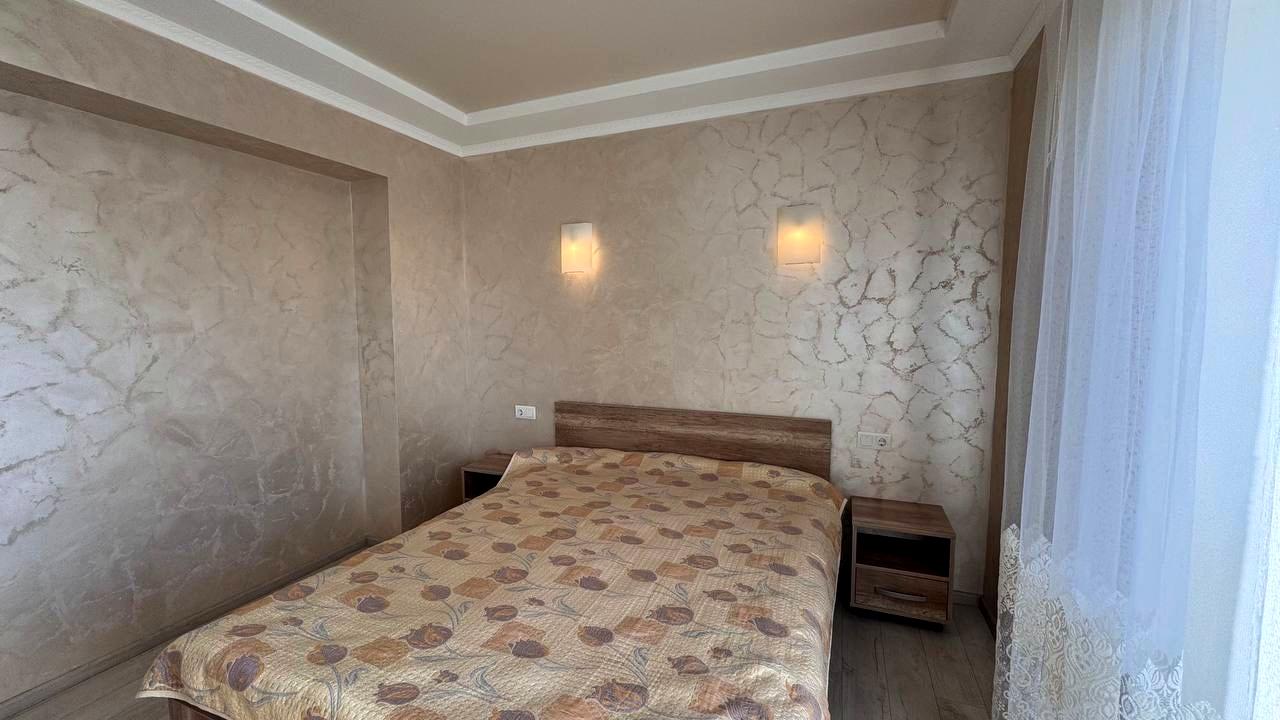 1863873237351999