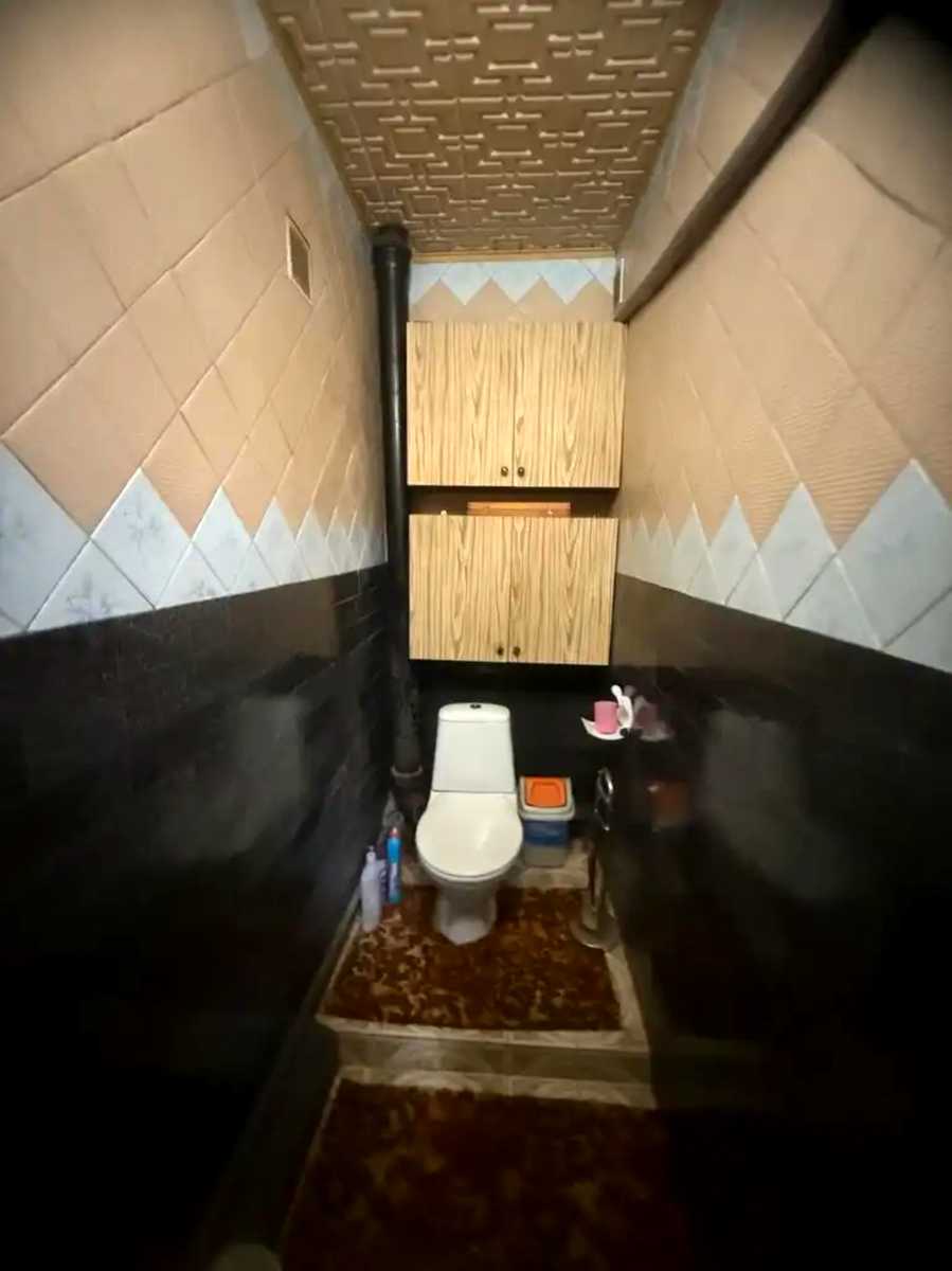 1863876711333096
