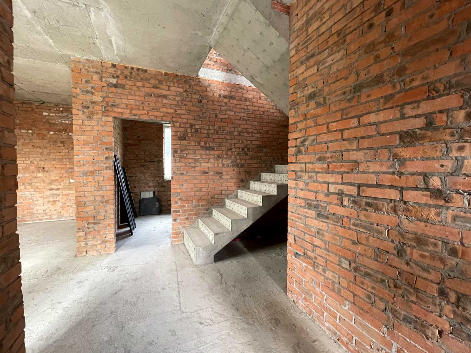 1863884316186311