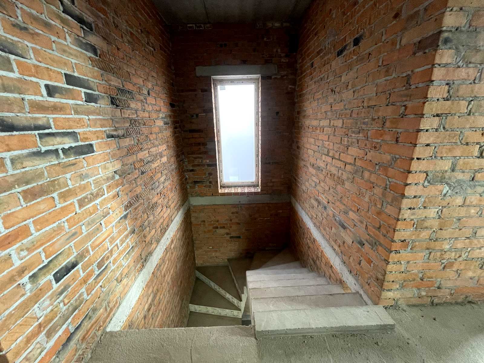 1863884325138919