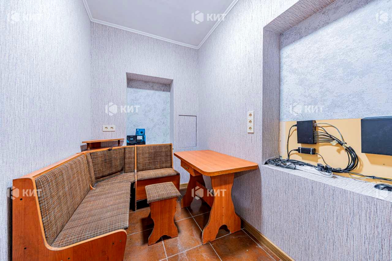 1863887327191657