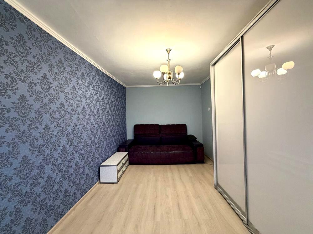 1863894980438931