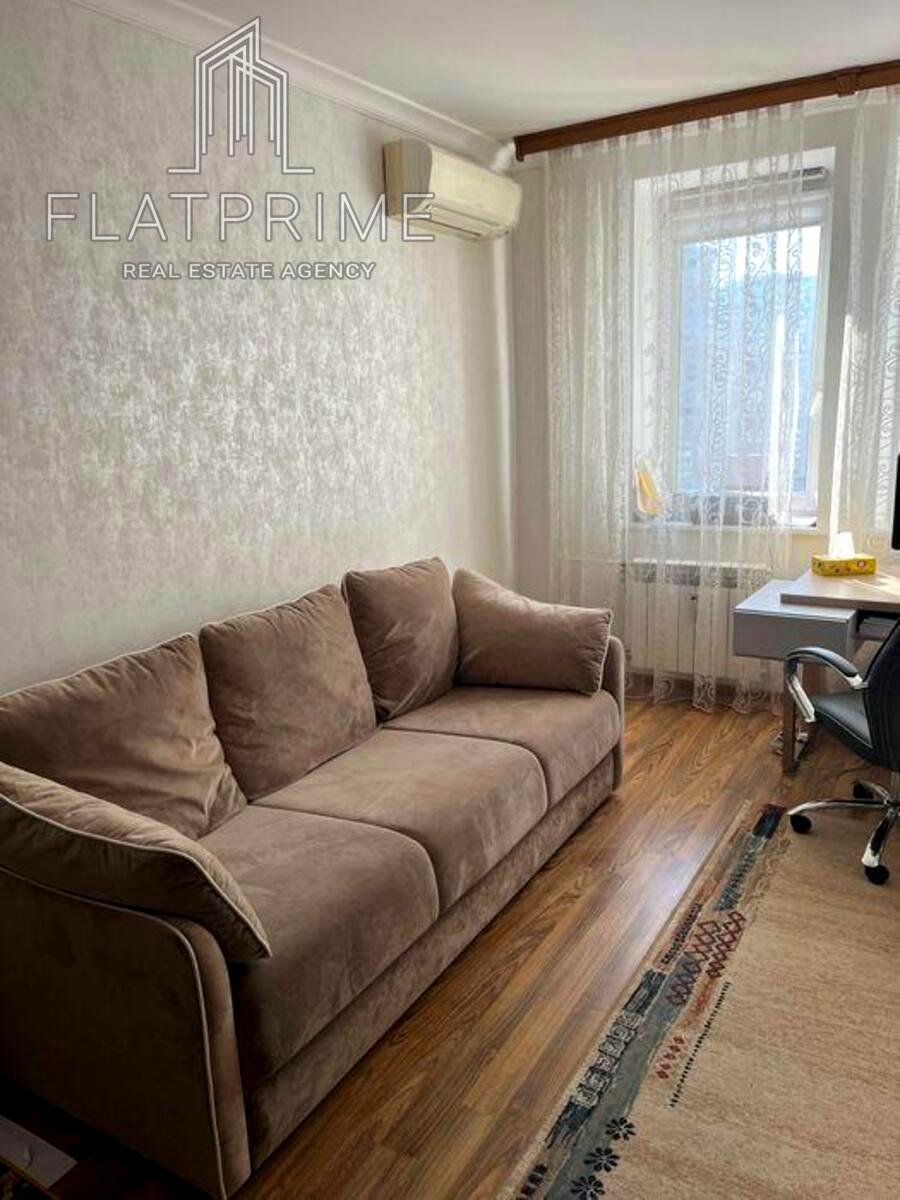 1863896297851496