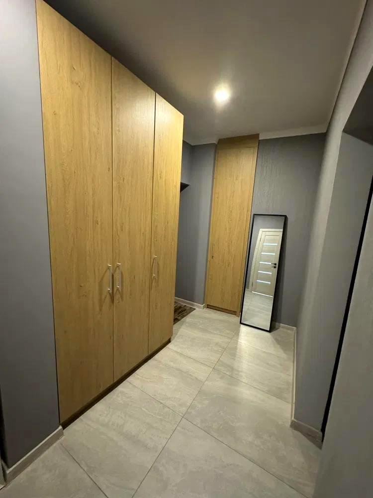 1863896541540666
