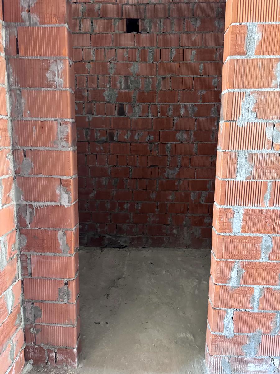 1863898103458988