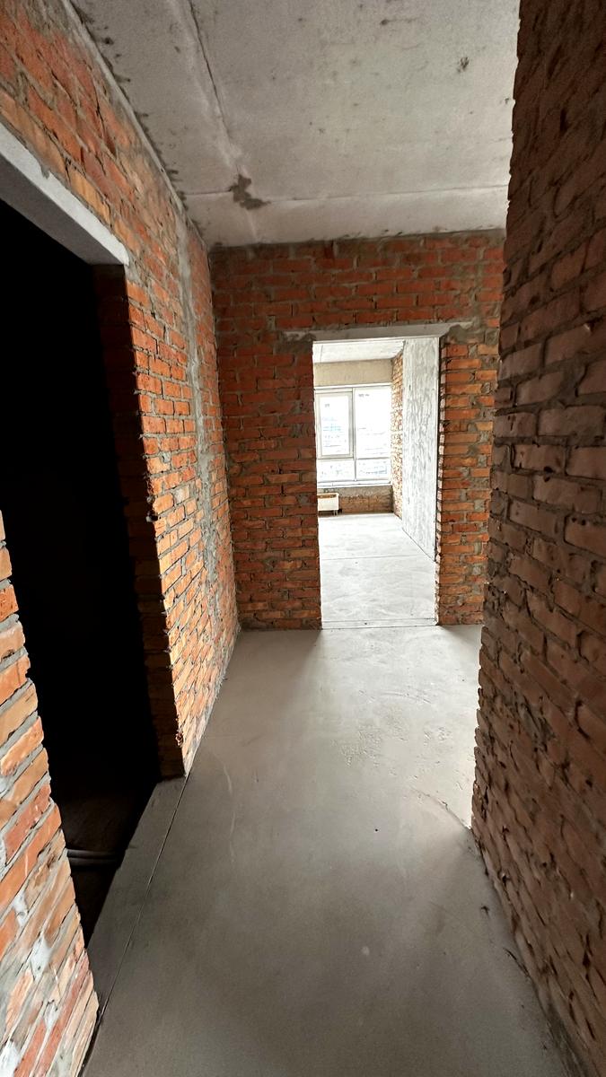 1863898837330645