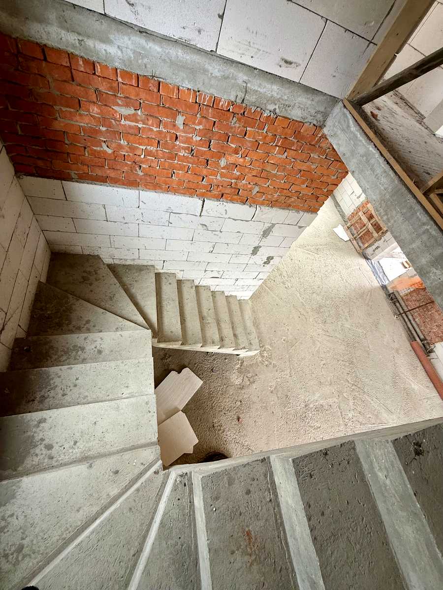 1863898851646896