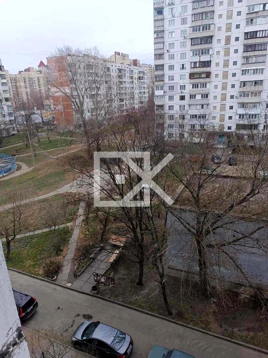 1863899083178899