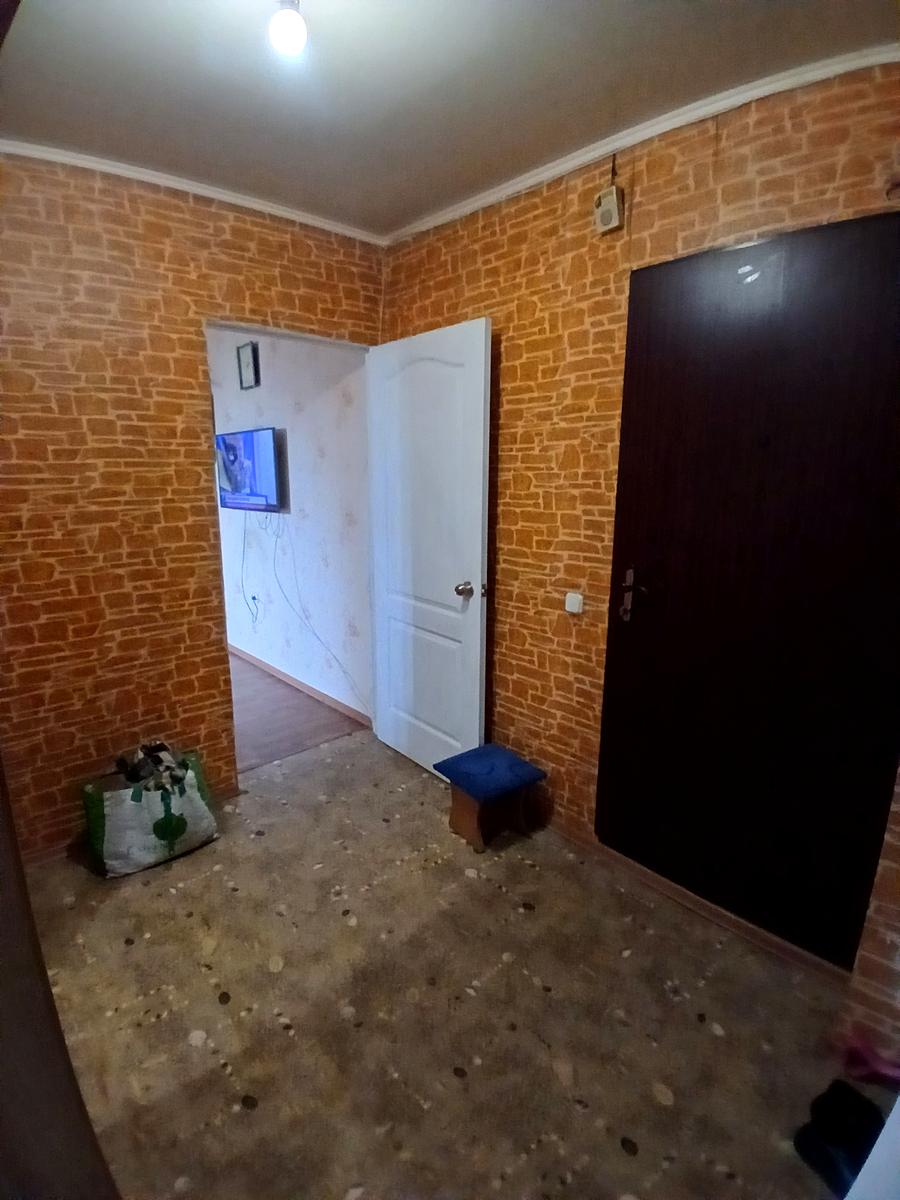 1863904473496879