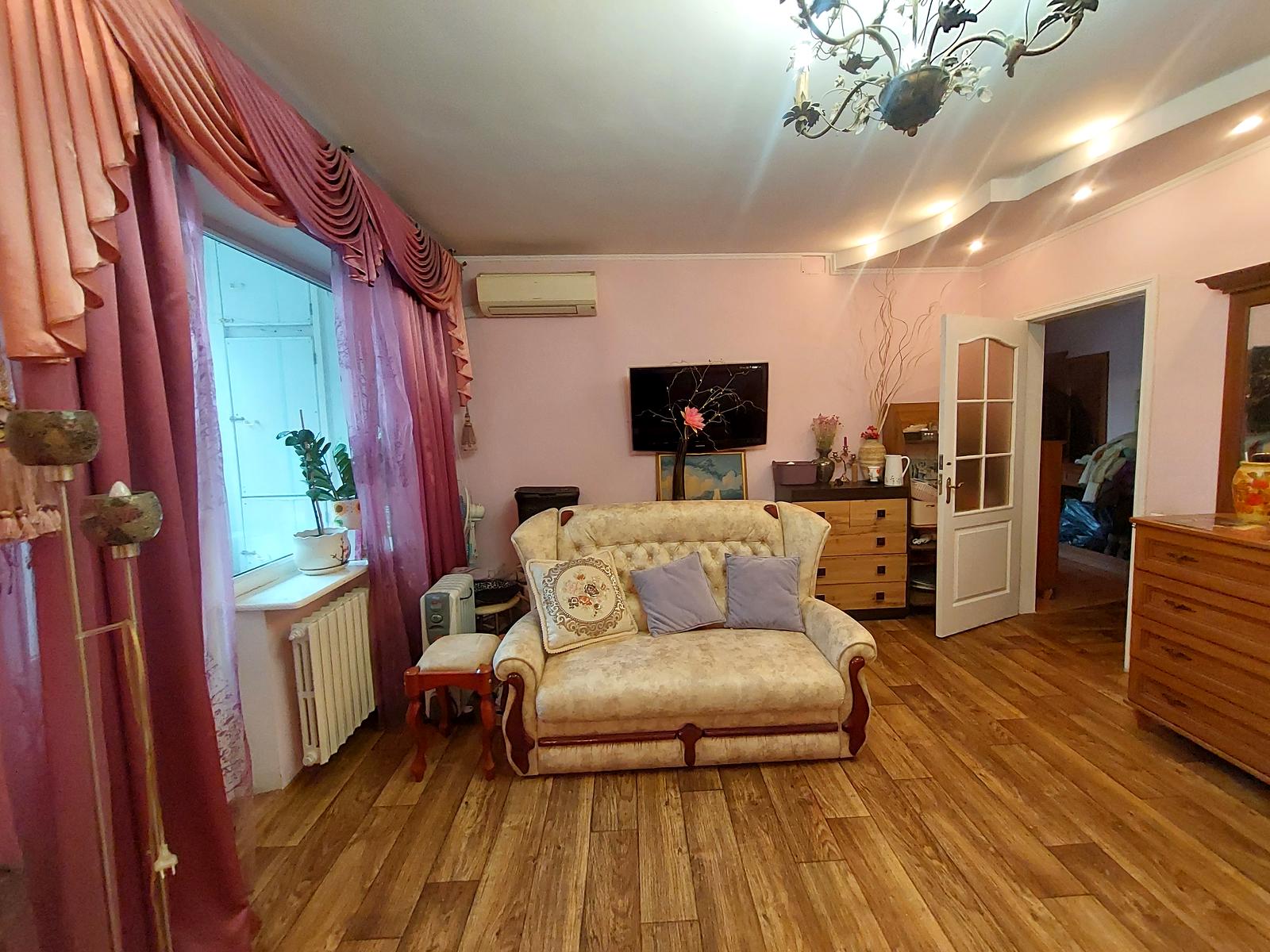 1863905374242371
