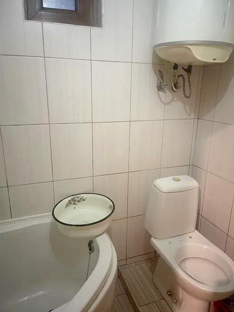 1863906880490043