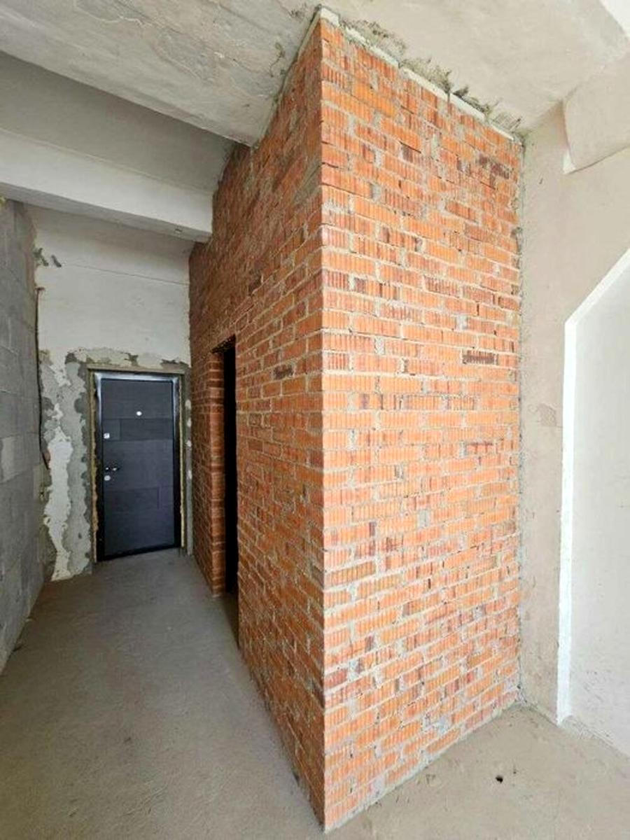 1863906973810449