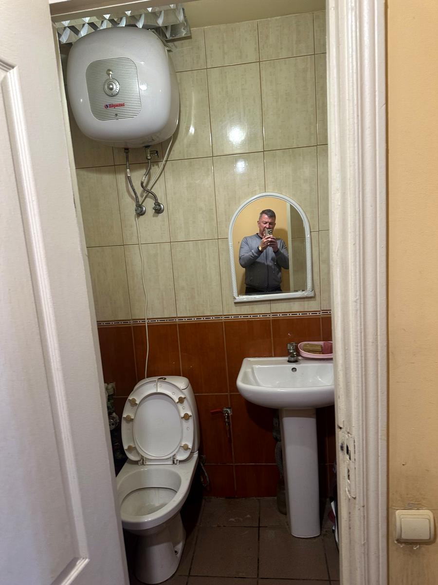1863908925393681