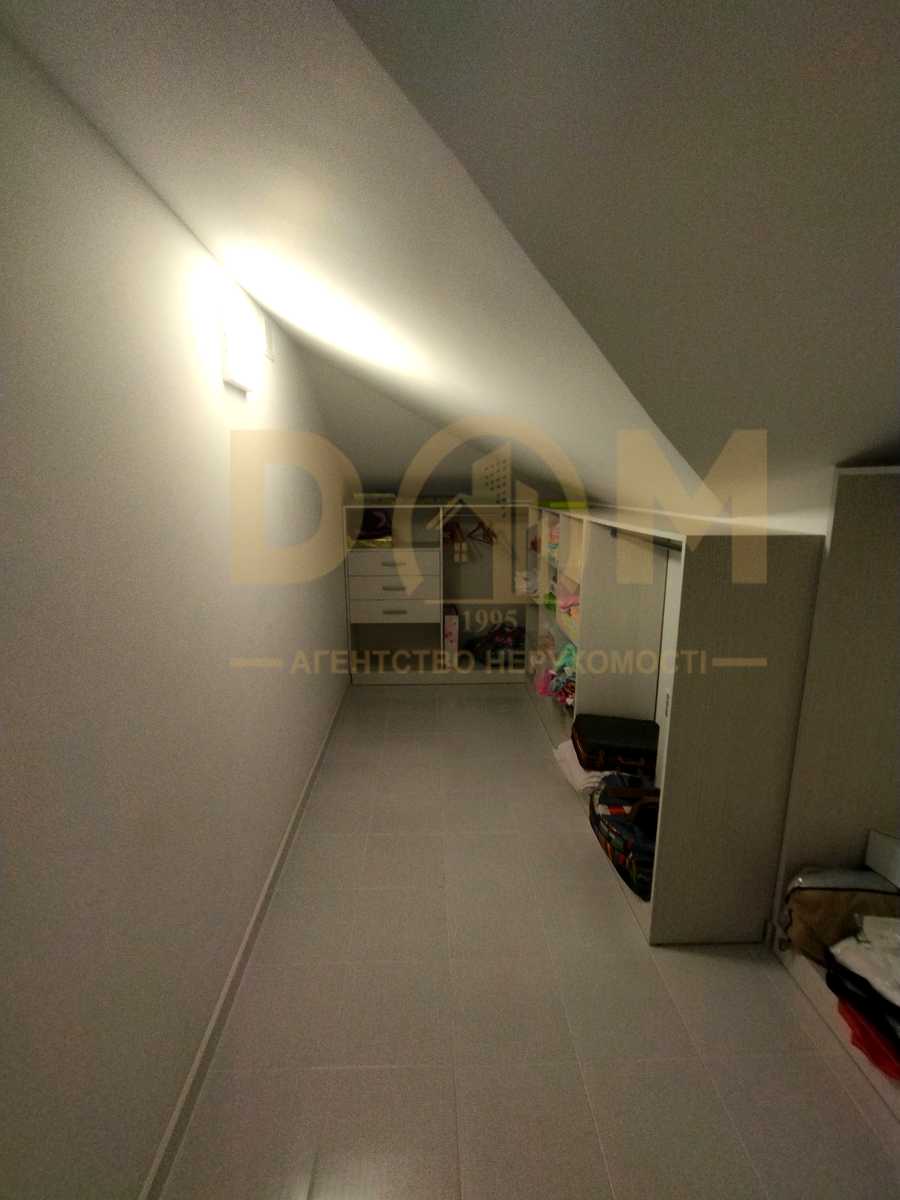 1863914445725829