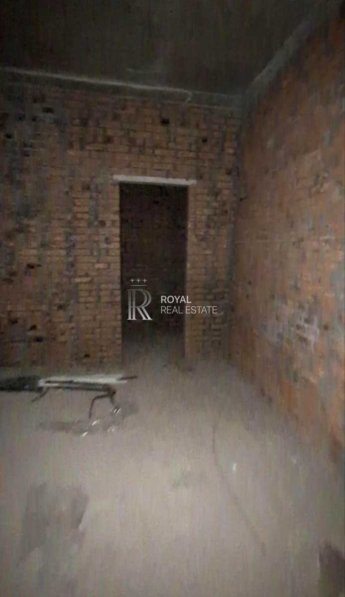 1863934816571437