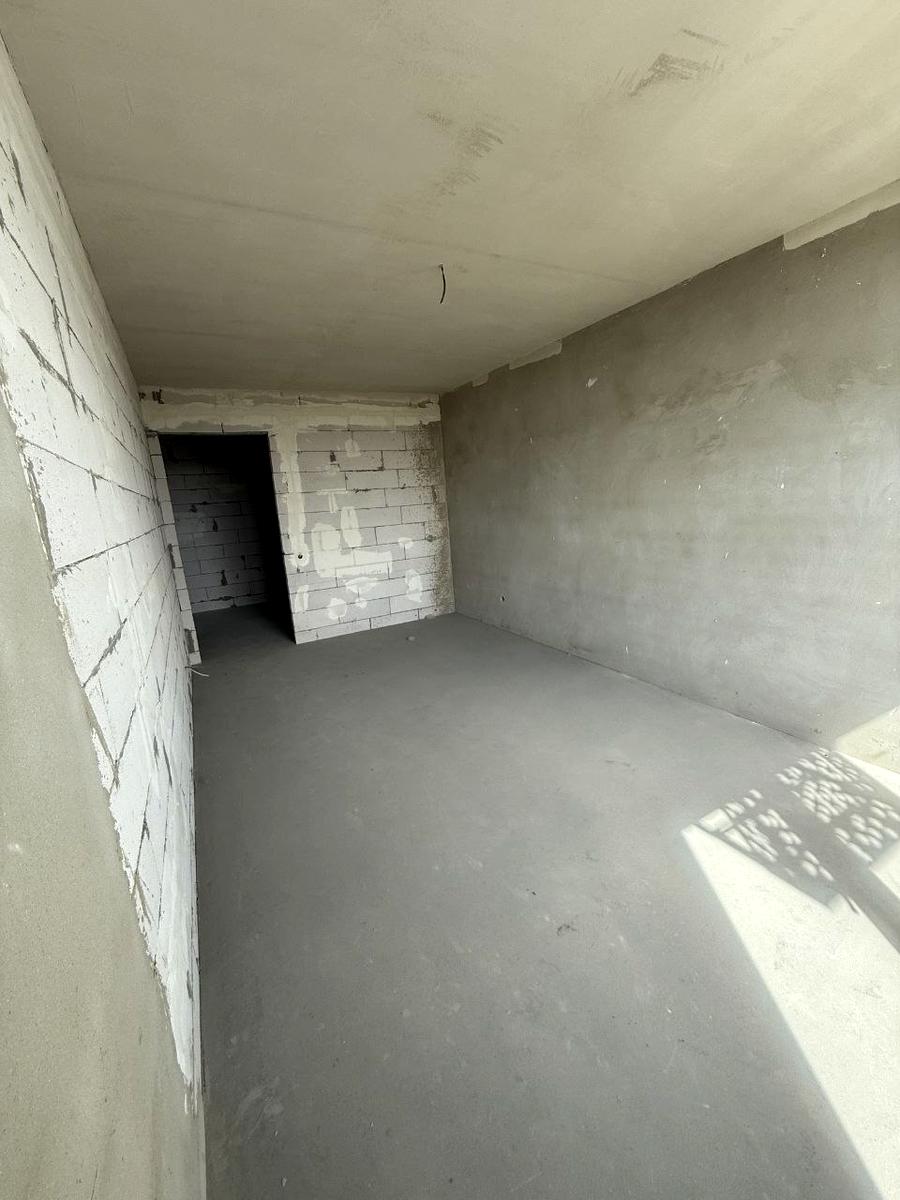 1863966213876516