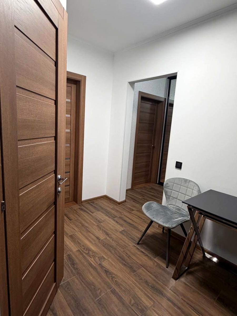 1863969758123209