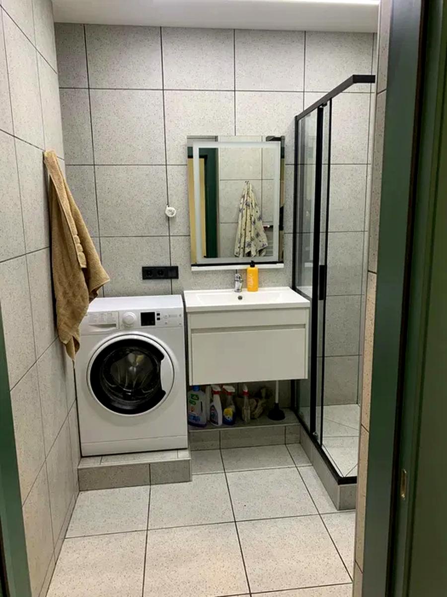 1863972885968479