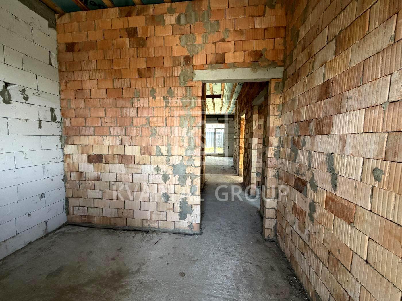 1863973205610342
