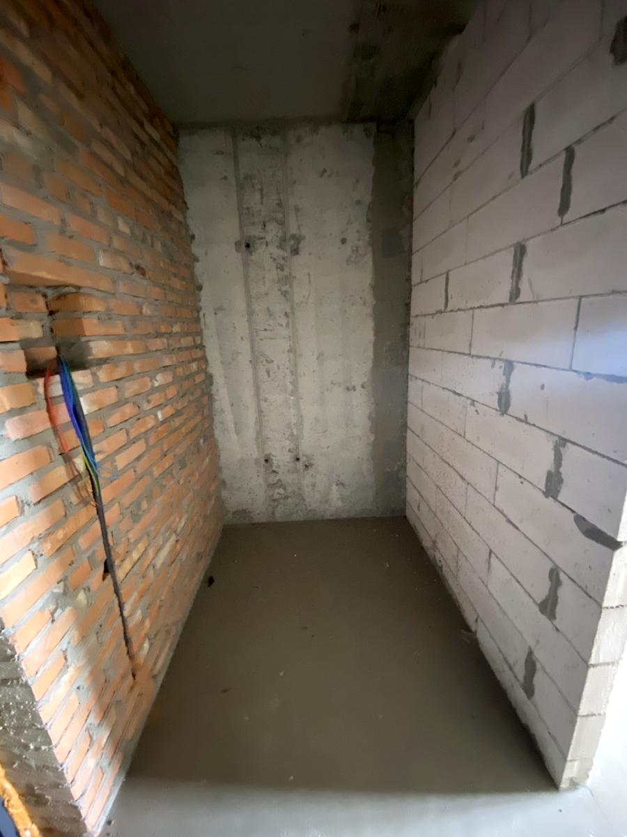 1863975834672982