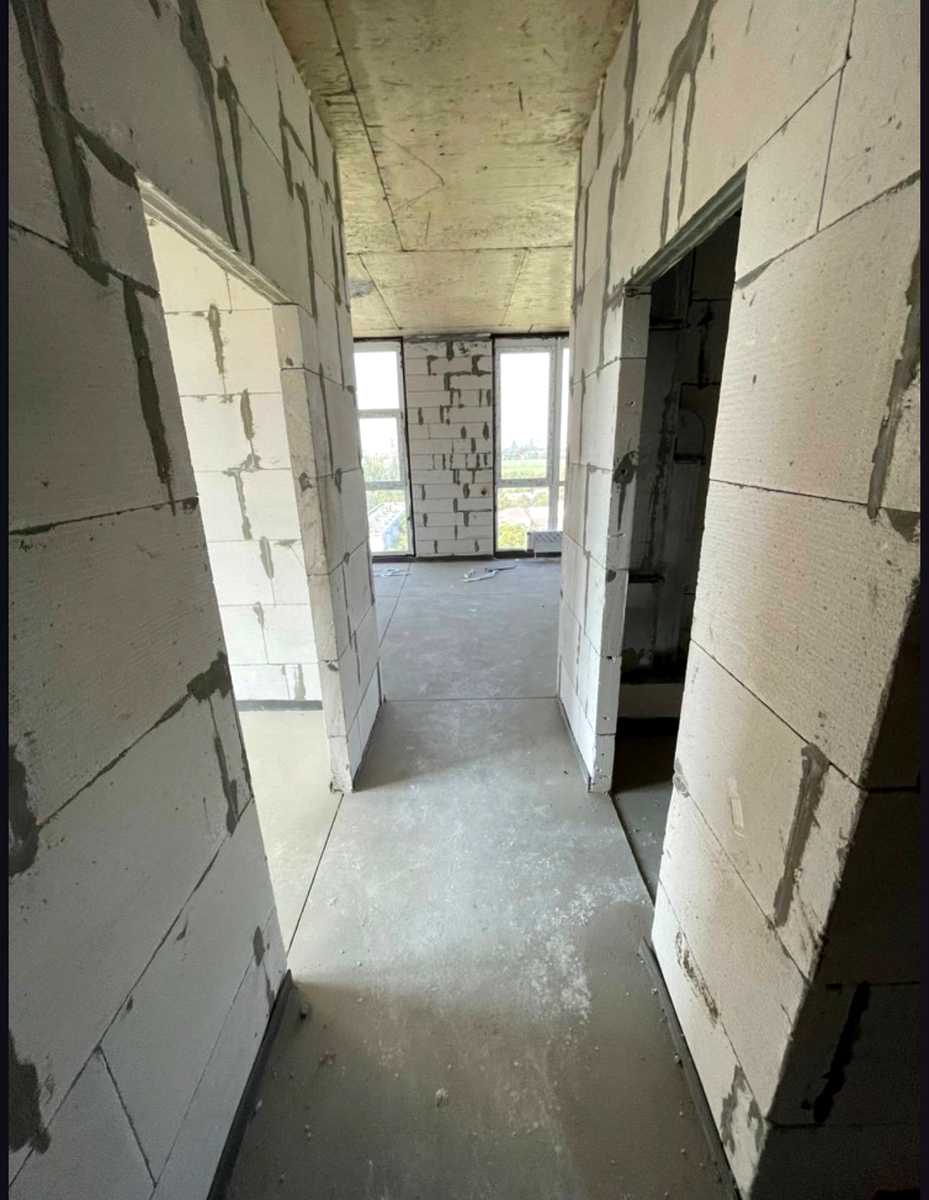 1863977935078950