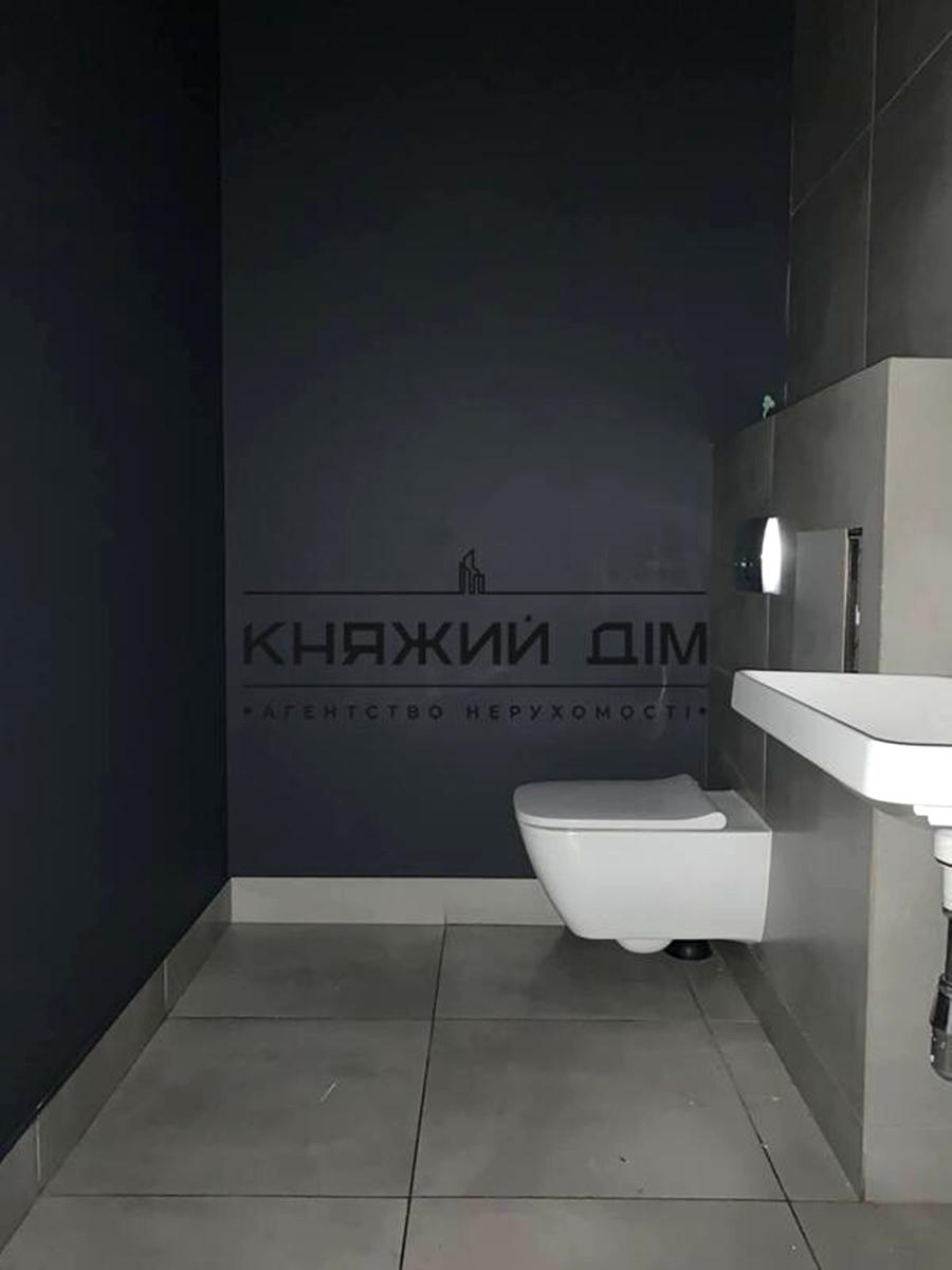 1863978885560326