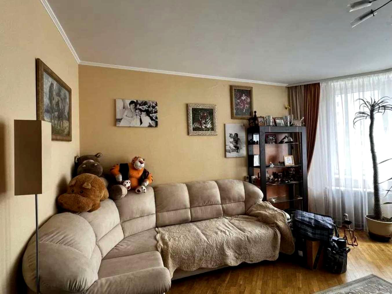 1863979607722731