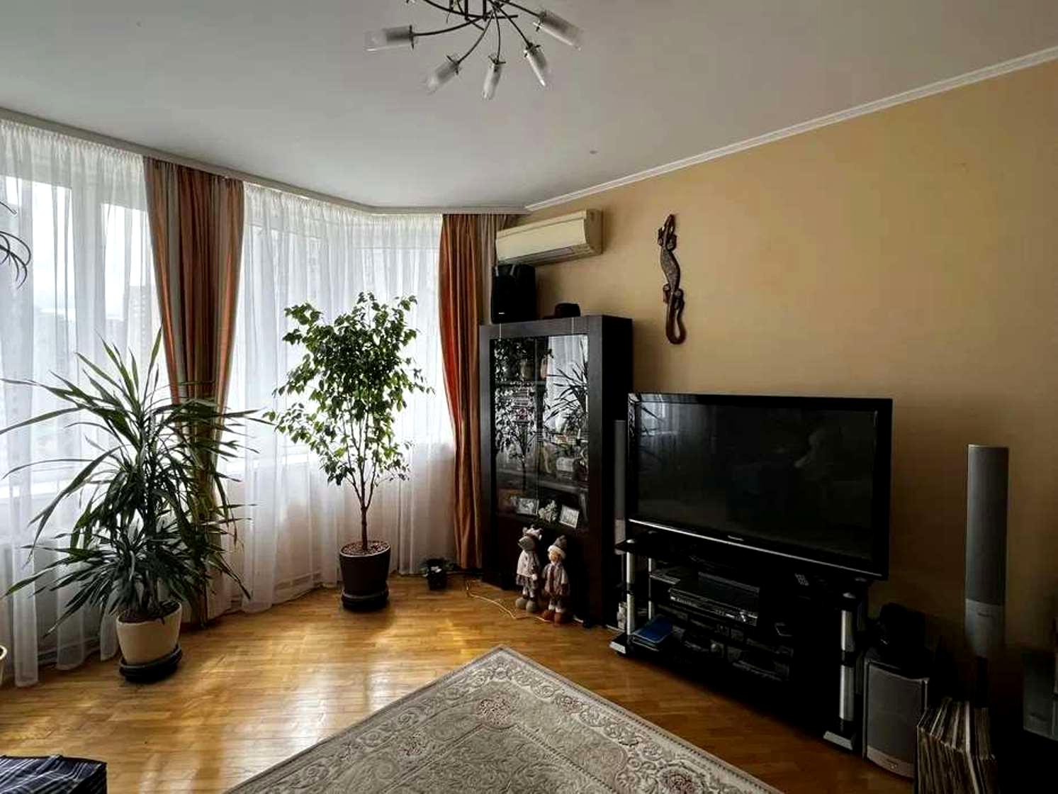 1863979687056570