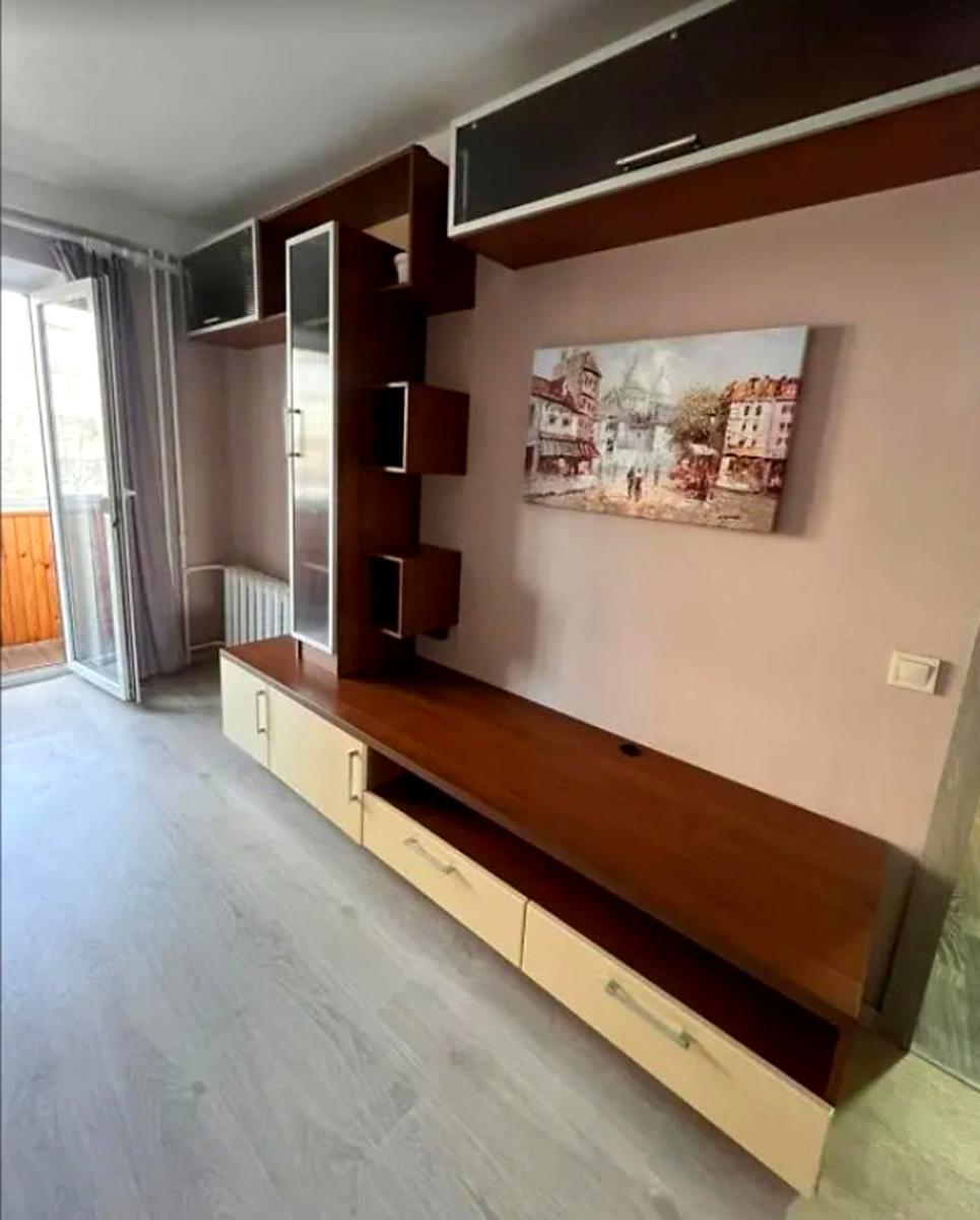 1863981088586815