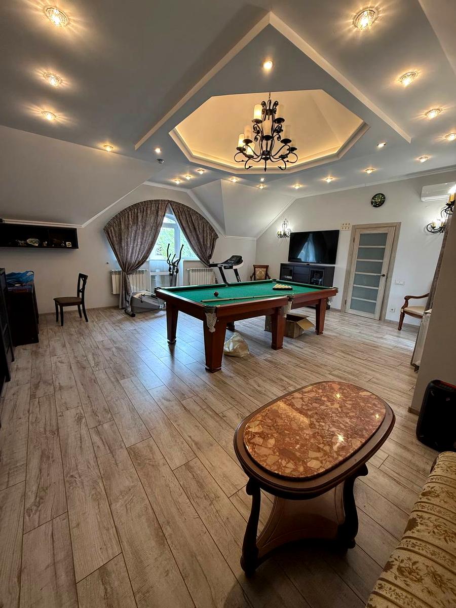 1863981660690865