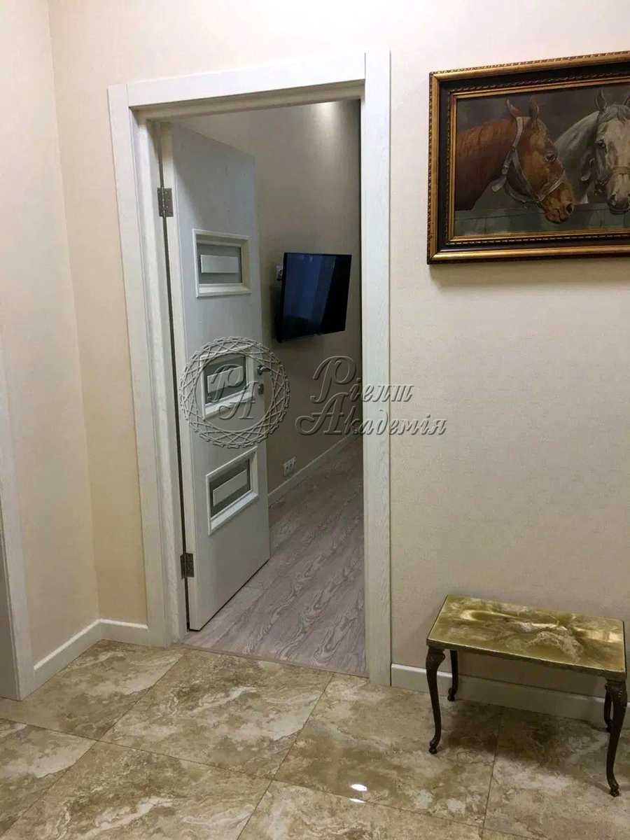 1863984947279665