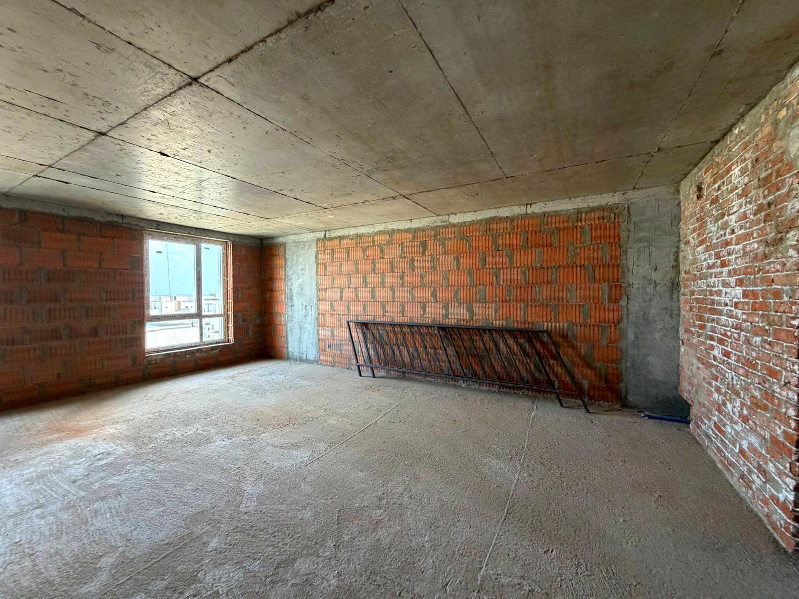 1863988533404951