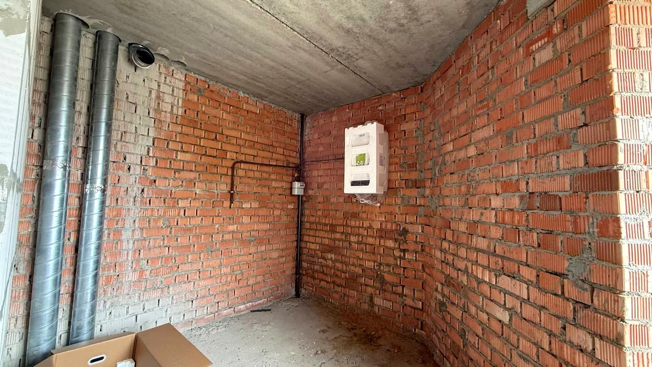 1863989111472723