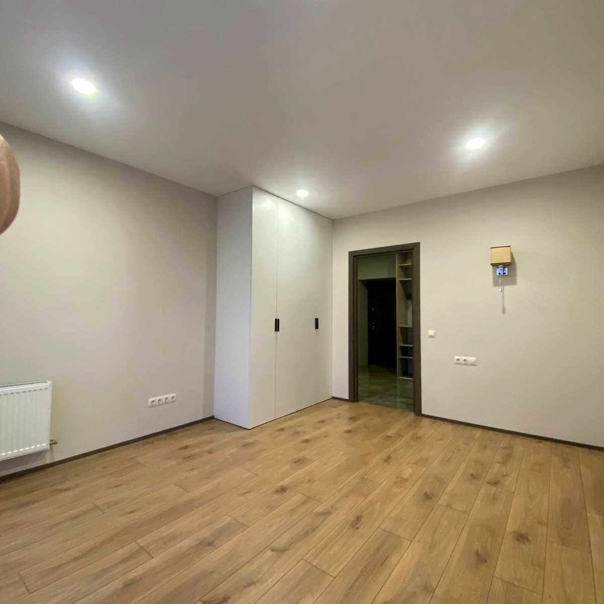 1863989699274693