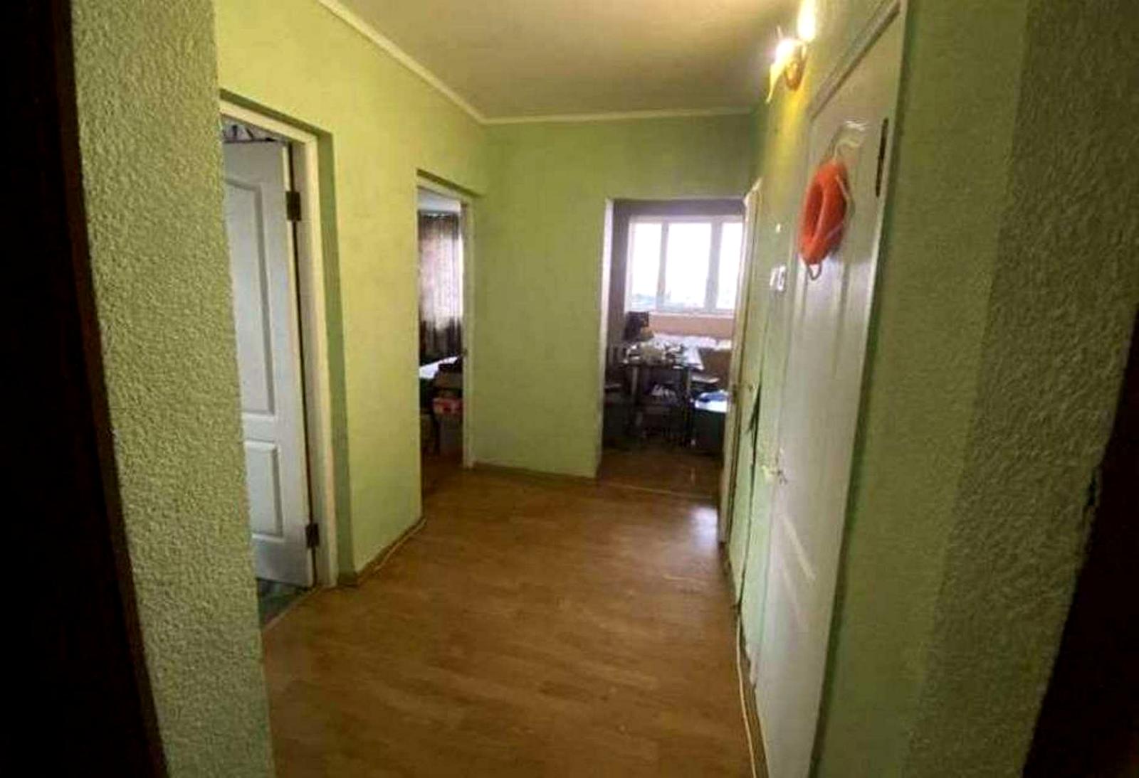 1863999472370589