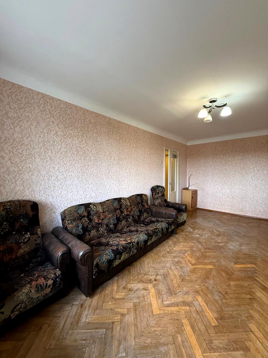 1864003212760834