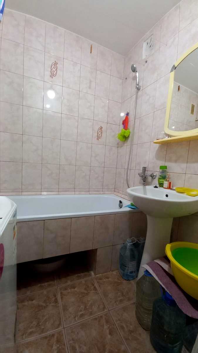 1864005615568934