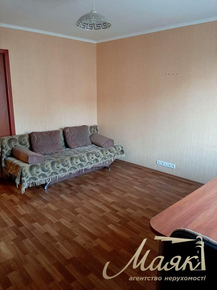 1864009324596895