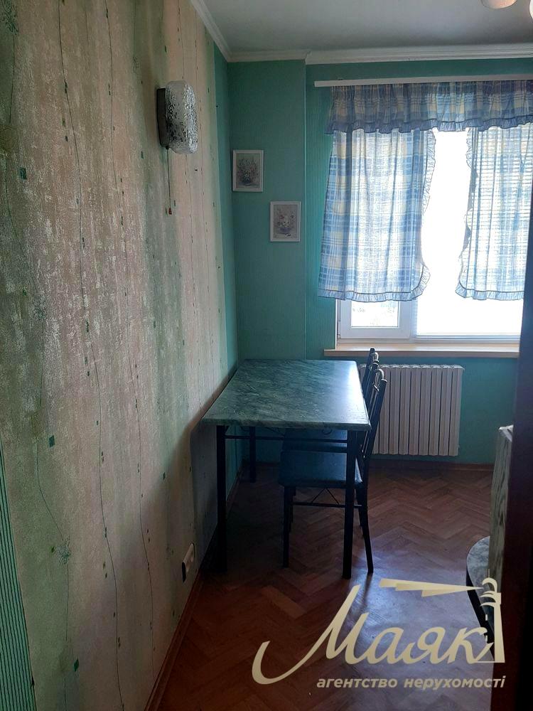 1864009324843458