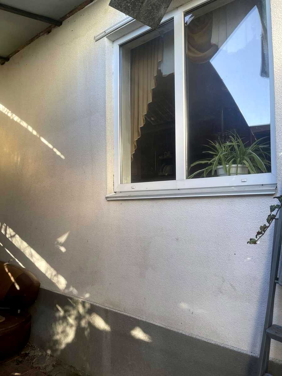 1864032546647317