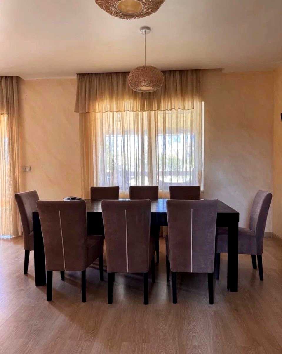 1864055285791703