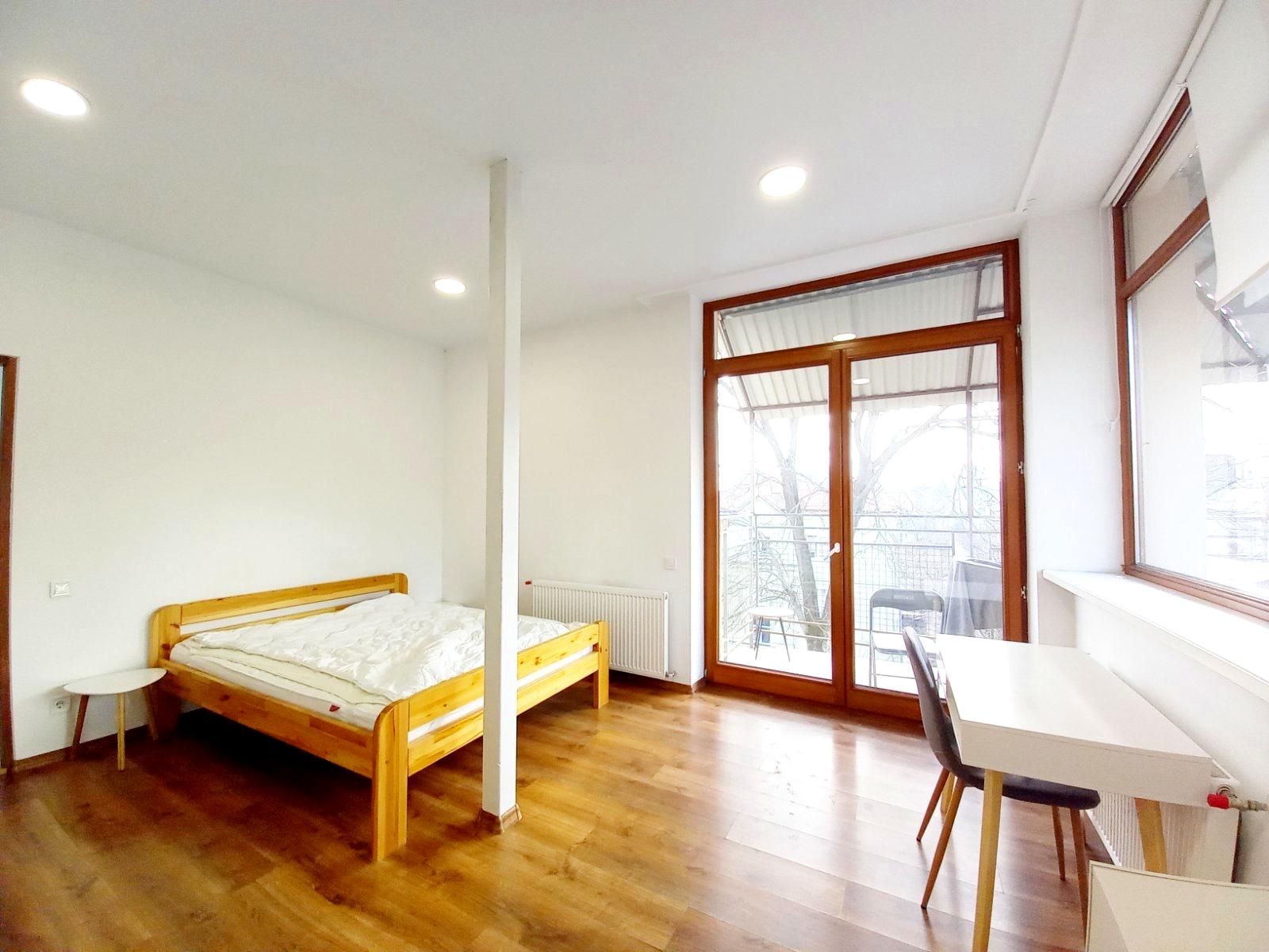 1864058786545868