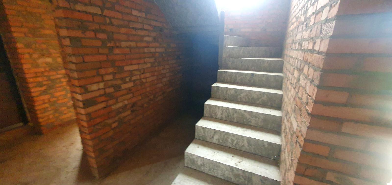 1864071544615862
